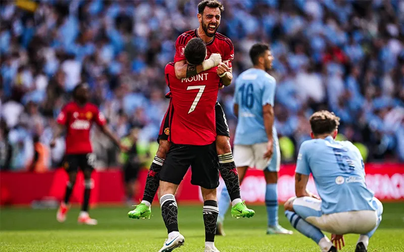 Man United vs Man City đụng độ nhau